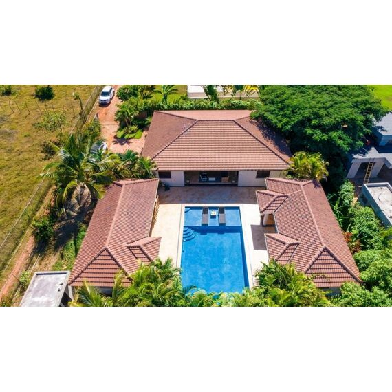 Villa in Sosua (Sosua) Dominican Republic area 300m² 1 floors