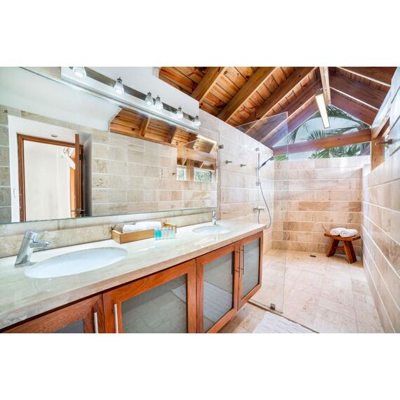 Villa in La Romana (La Romana) Dominican Republic area 1012m² 2 floors, 12 image