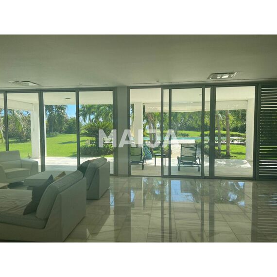 Villa in La Romana (La Romana) Dominican Republic area 900m² 2 floors, 2 image