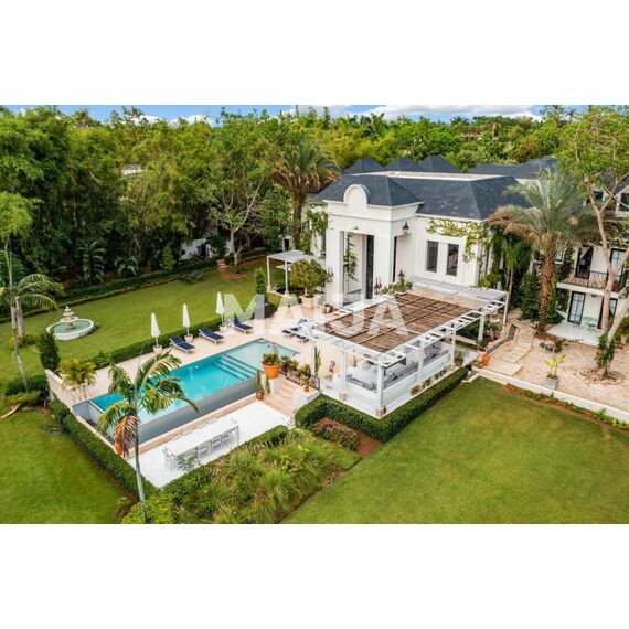 Villa in La Romana (La Romana) Dominican Republic area 1000m² 2 floors, 7 image