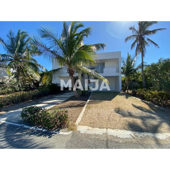 Villa in La Romana (La Romana) Dominican Republic area 800m² 2 floors, 3 image