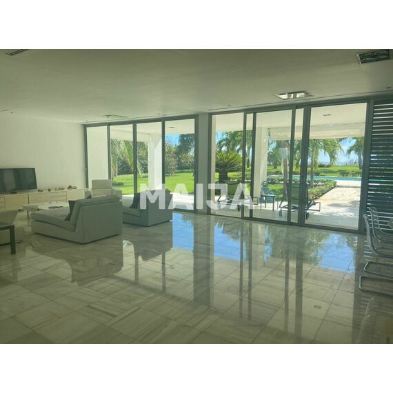 Villa in La Romana (La Romana) Dominican Republic area 900m² 2 floors, 3 image